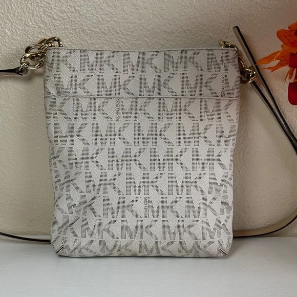 Michael Kors Cream and Gold Crossbody Bag - Picture 3 of 9